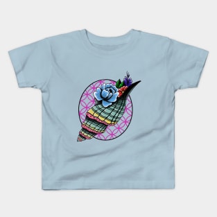 Seashell with flowers Kids T-Shirt